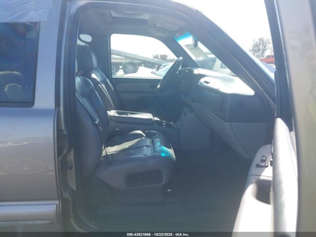 2001 CHEVROLET SUBURBAN 1500 3GNFK16T51G107951 Photo 4