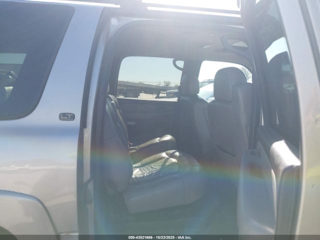 2001 CHEVROLET SUBURBAN 1500 3GNFK16T51G107951 Photo 7