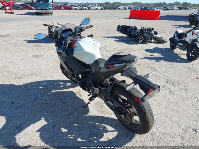 2023 KAWASAKI EX650 ML5EXER16PDA94833 Photo 2
