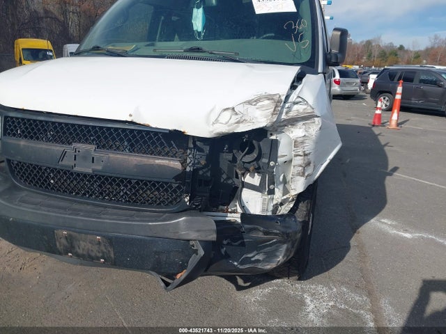 Aukcja sprzedaży 2017 Chevrolet Express 2500 Work Van, vin: 1GCWGAFF8H1126202, numer aukcji: 43521743