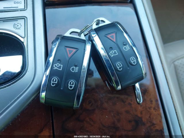 2010 JAGUAR XF SAJWA0GB7ALR58648 Photo 10