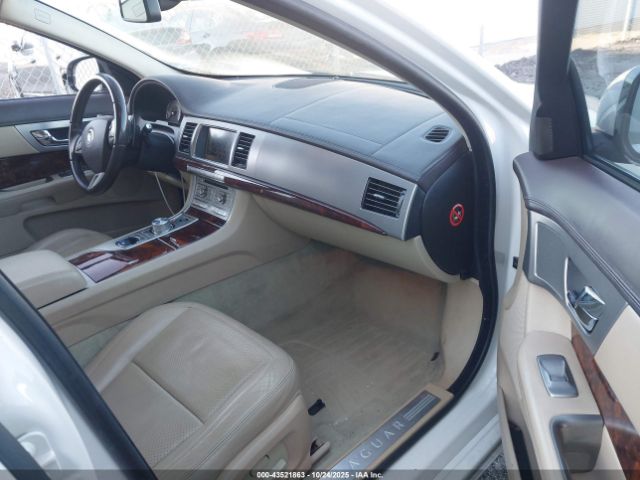 2010 JAGUAR XF SAJWA0GB7ALR58648 Photo 4