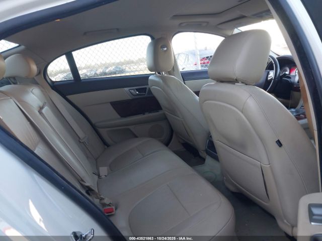 2010 JAGUAR XF SAJWA0GB7ALR58648 Photo 7