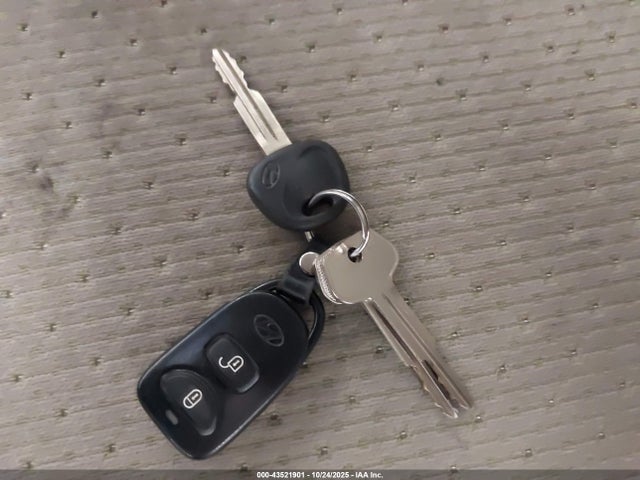 2005 HYUNDAI TUCSON KM8JN72D65U098168 Photo 10