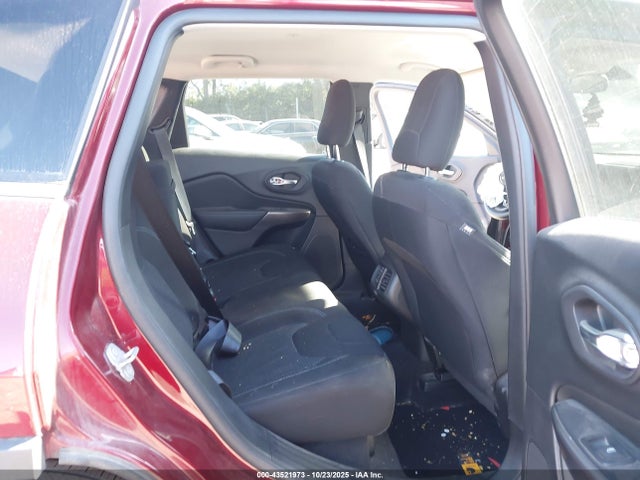 1C4PJLCB6KD285213 Jeep Cherokee Latitude Fwd