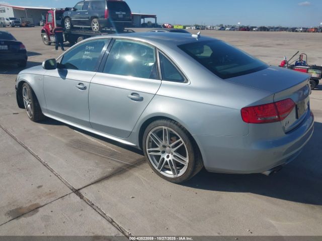 2010 AUDI A4 WAUKFAFL0AN014125 Photo 2