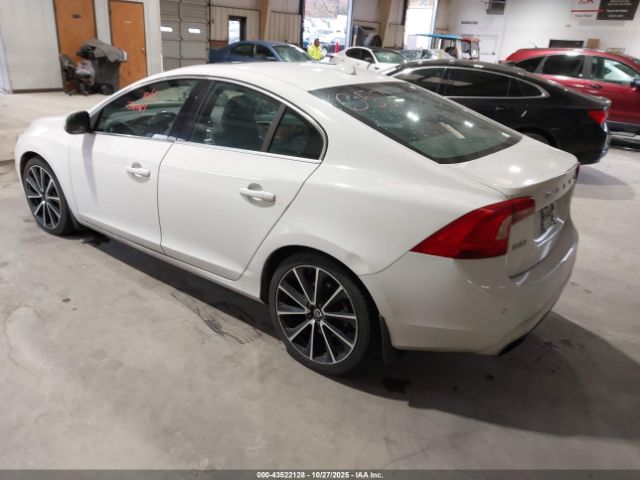 2016 VOLVO S60 YV126MFKXG2410403 Photo 2