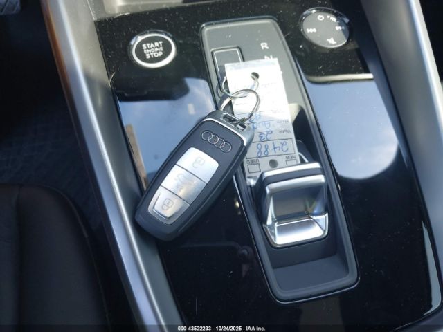 2023 AUDI A3 WAUHUDGY7PA132264 Photo 10