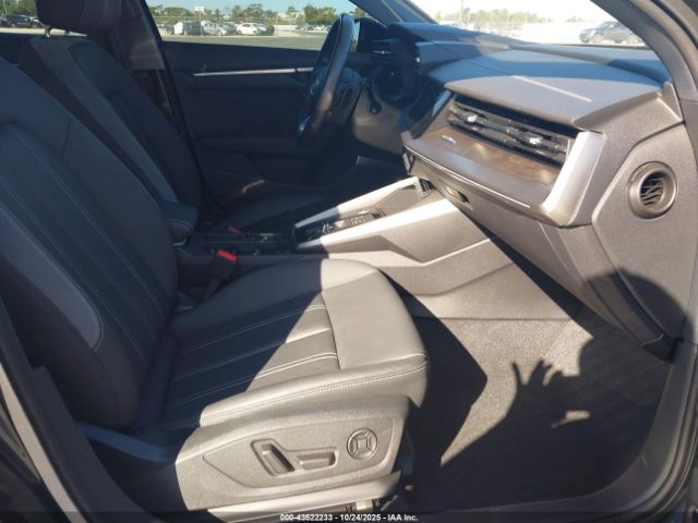 2023 AUDI A3 WAUHUDGY7PA132264 Photo 4