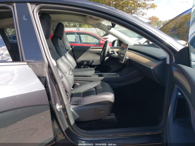 2024 TESLA MODEL Y 7SAYGDEE3RF037846 Photo 4