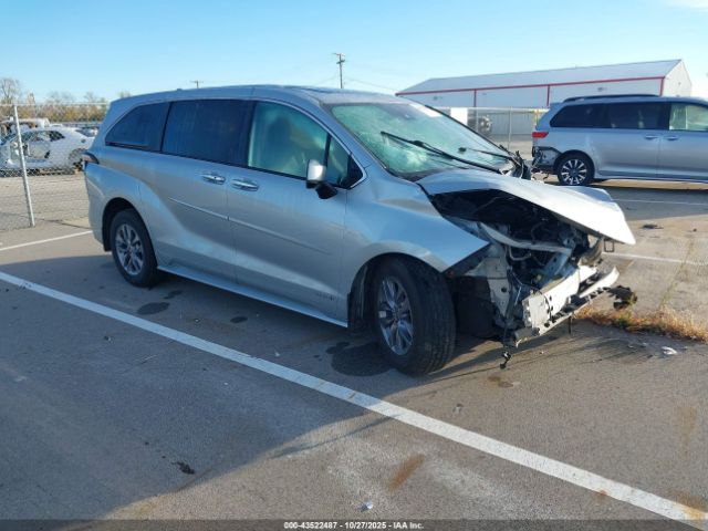 2021 TOYOTA SIENNA 5TDYRKEC2MS029736