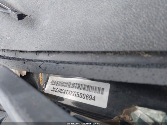 2019 RAM 1500 CLASSIC 3C6JR6ATXKG500694 Photo 8