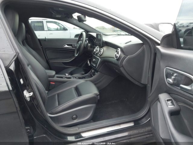 2017 MERCEDES-BENZ CLA 250 WDDSJ4EBXHN451495 Photo 4