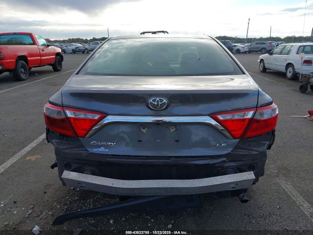 43522755 :رقم المزاد ، 4T4BF1FK9GR557757 vin ، 2016 Toyota Camry Le مزاد بيع