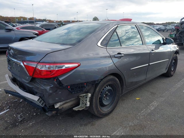 43522755 :رقم المزاد ، 4T4BF1FK9GR557757 vin ، 2016 Toyota Camry Le مزاد بيع