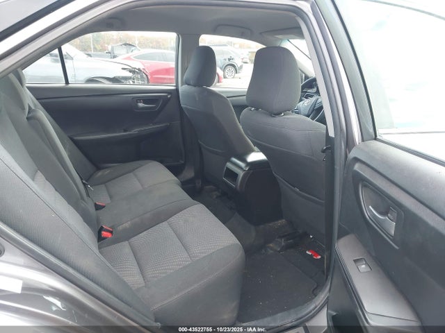 43522755 :رقم المزاد ، 4T4BF1FK9GR557757 vin ، 2016 Toyota Camry Le مزاد بيع