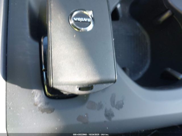 2022 VOLVO XC40 YV4162UK1N2741468 Photo 10