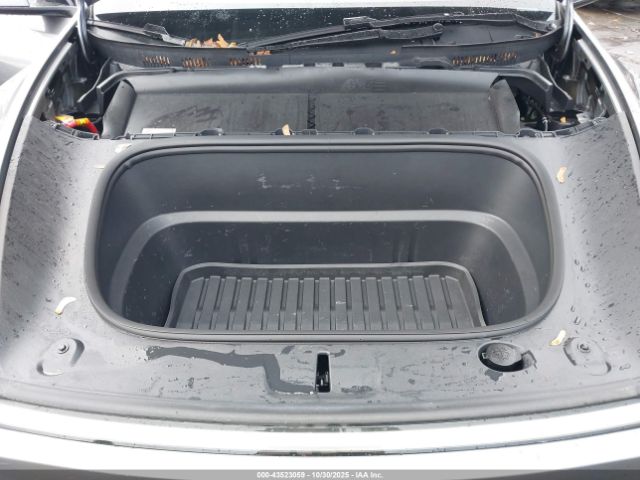 2026 TESLA MODEL Y 7SAYGDEE8TA387199 Photo 9