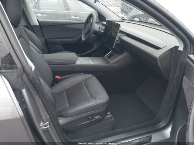 2026 TESLA MODEL Y 7SAYGDEE8TA387199 Photo 4