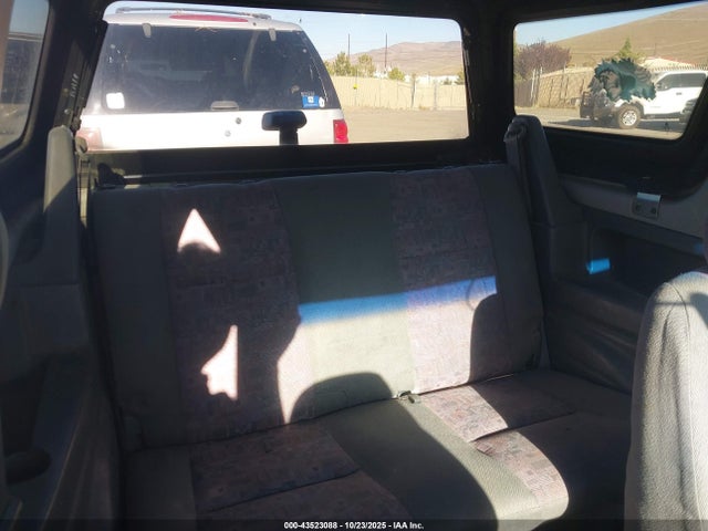 1999 CHEVROLET TRACKER 2CNBE18C2X6924158 Photo 7