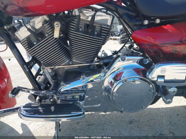 2011 HARLEY-DAVIDSON FLTRUSE 1HD1TA810BB950170 Photo 8
