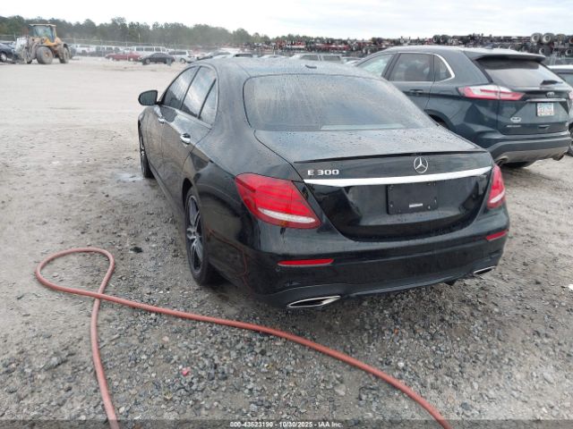 2019 MERCEDES-BENZ E 300 WDDZF4JB7KA562302 Photo 2