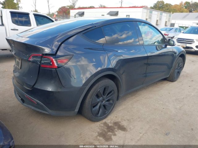 2024 TESLA MODEL Y 7SAYGDED8RF122821 Photo 3