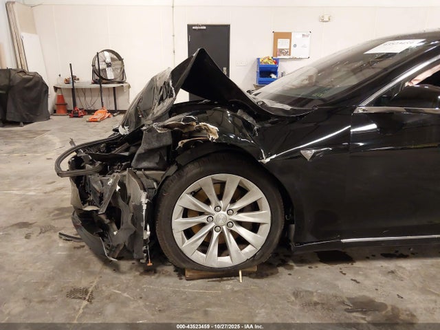 2017 TESLA MODEL S 5YJSA1E1XHF218683 Photo 5