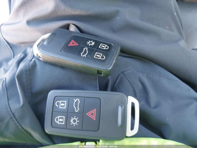 2018 VOLVO S60 YV140MTL1J2461593 Photo 10