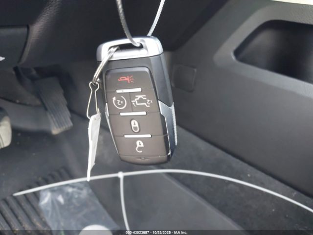 2021 RAM 1500 1C6RREJT7MN689845 Photo 10