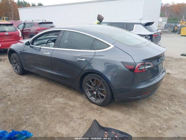 2018 TESLA MODEL 3 5YJ3E1EBXJF114086 Photo 2