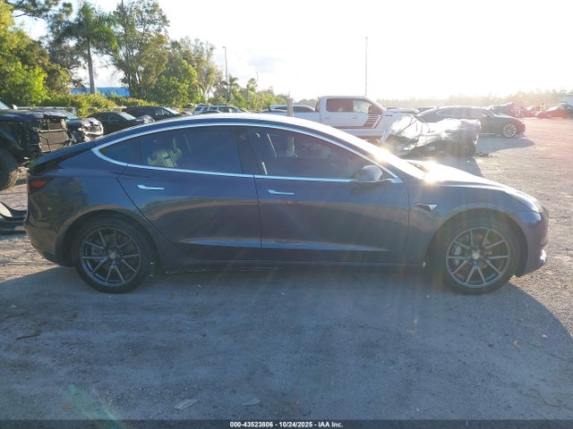 Tesla MODEL 3 2019 5YJ3E1EA0KF298348 Image 13