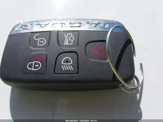 2017 JAGUAR XE SAJAJ4BVXHA967949 Photo 10