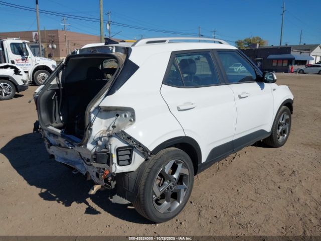 2021 HYUNDAI VENUE KMHRC8A31MU070896 Photo 3