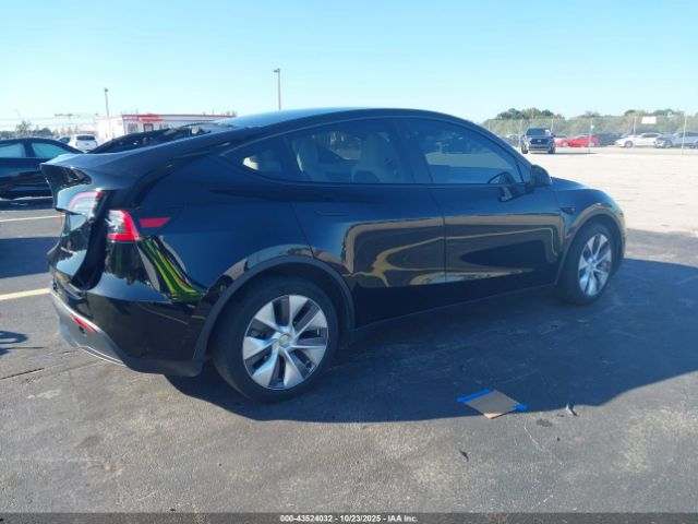 2024 TESLA MODEL Y 7SAYGDEEXRA276615 Photo 3