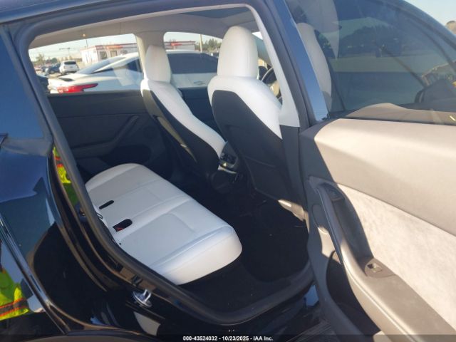 2024 TESLA MODEL Y 7SAYGDEEXRA276615 Photo 7