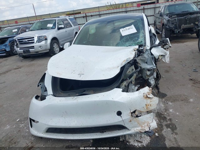 7SAYGDEF5NF415345 Tesla Model Y Performance Dual Motor All-wheel Drive