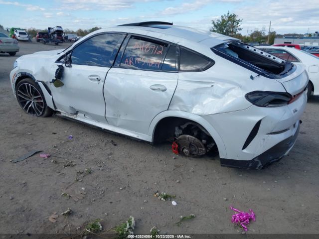 2022 BMW X6 5UXCY8C03N9M18912 Photo 2