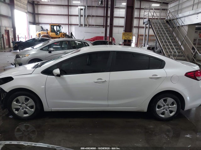 KIA FORTE LX 2017 3KPFL4A75HE060122 Image 15