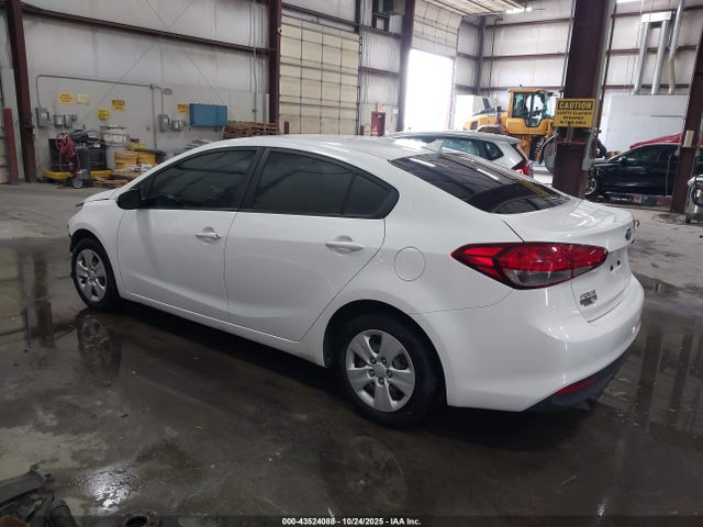 KIA FORTE LX 2017 3KPFL4A75HE060122 Image 3