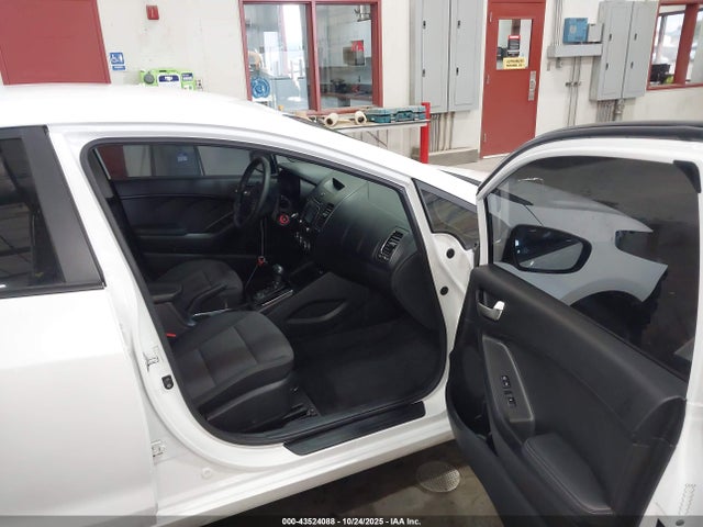 KIA FORTE LX 2017 3KPFL4A75HE060122 Image 5