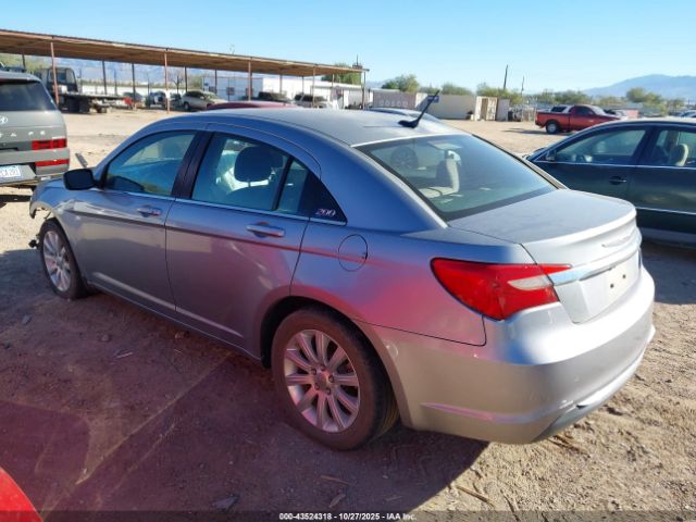 2013 CHRYSLER 200 1C3CCBBB8DN649704 Photo 2