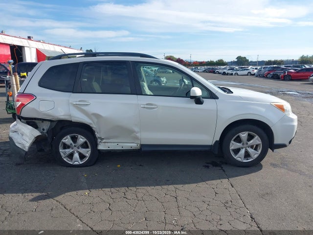 Subaru Forester 2.5i Premium 2015 JF2SJADC9FH452539 Image 13