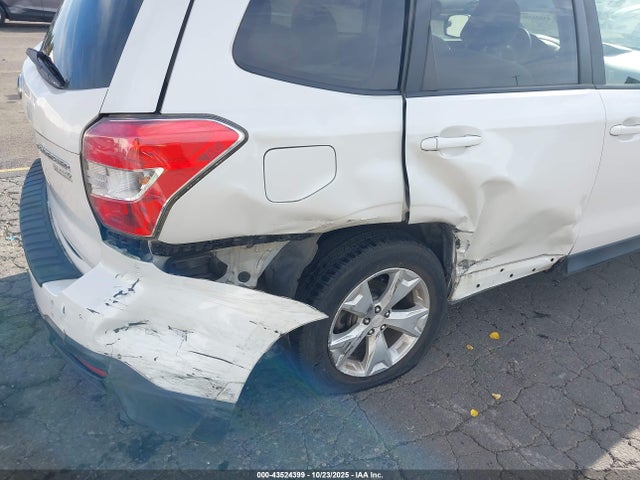 Subaru Forester 2.5i Premium 2015 JF2SJADC9FH452539 Image 6