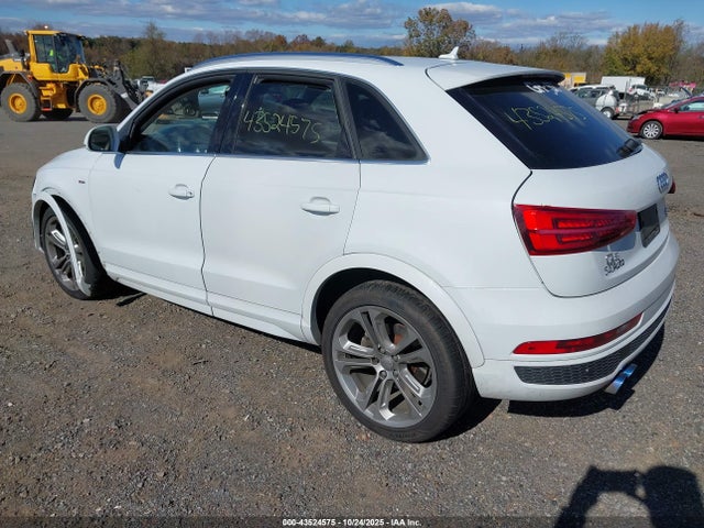 2016 AUDI Q3 WA1GFCFS0GR005870 Photo 2