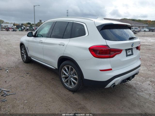 2018 BMW X3 5UXTR9C50JLC77554 Photo 2