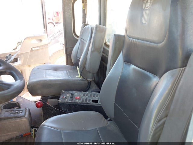 Aukcja sprzedaży 2008 Kenworth Construction T800, vin: 1NKDL00X48J233048, numer aukcji: 43524653