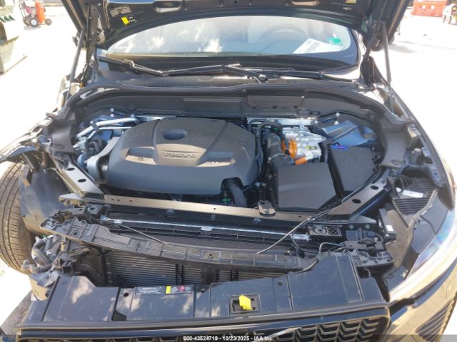 2025 VOLVO XC60 PLUG-IN HYBRID YV4H60RC6S1149019 Photo 9