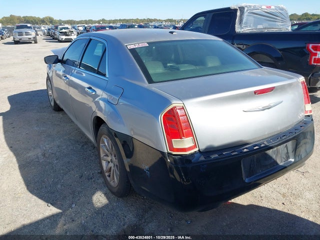 2011 CHRYSLER 300 2C3CA5CG6BH547065 Photo 2