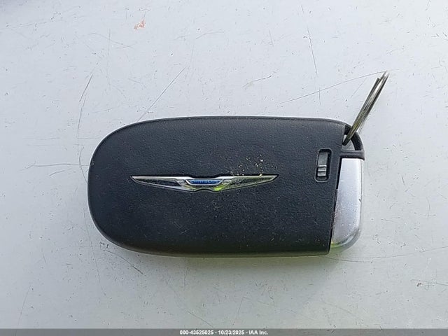 Продажа на аукционе авто 2016 Chrysler 200 Limited, vin: 1C3CCCAB6GN137225, номер лота: 43525025